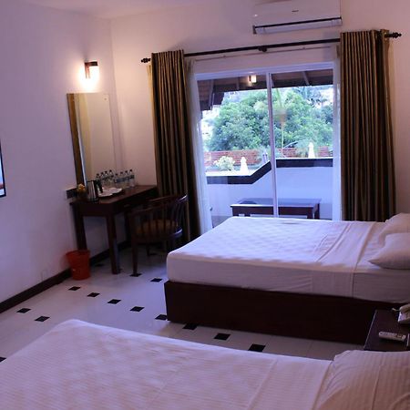 Kandyan Hotel Buitenkant foto