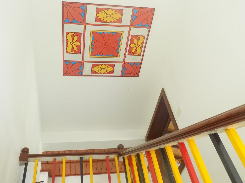 Kandyan Hotel Buitenkant foto