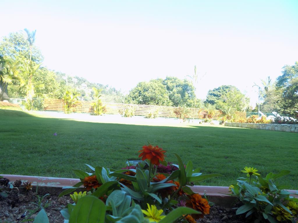Kandyan Hotel Buitenkant foto