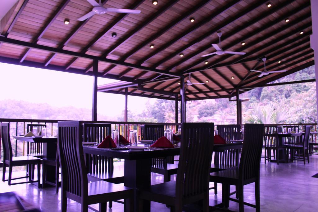 Kandyan Hotel Buitenkant foto