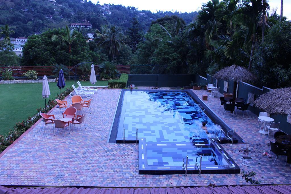 Kandyan Hotel Buitenkant foto