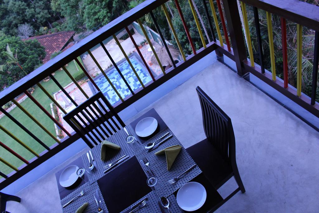 Kandyan Hotel Buitenkant foto