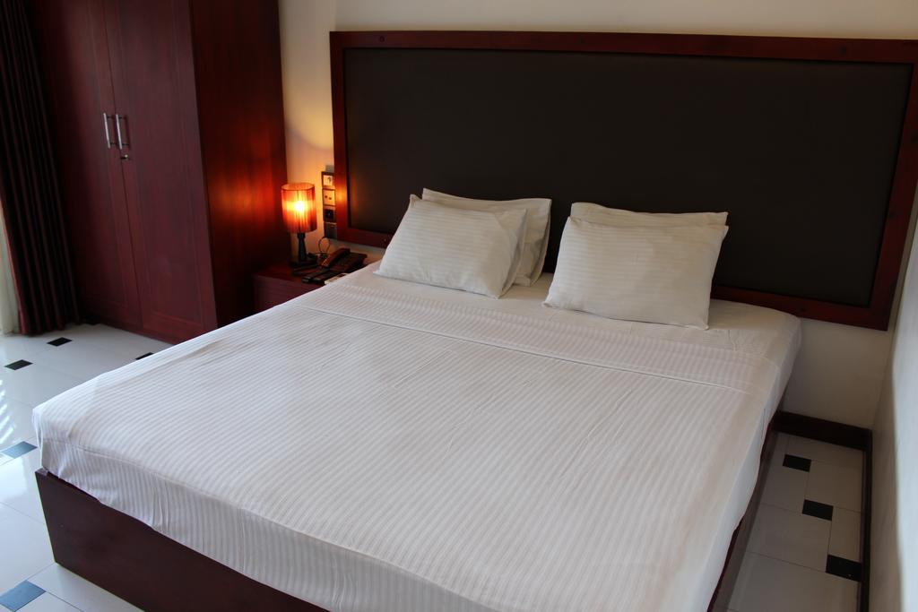 Kandyan Hotel Buitenkant foto