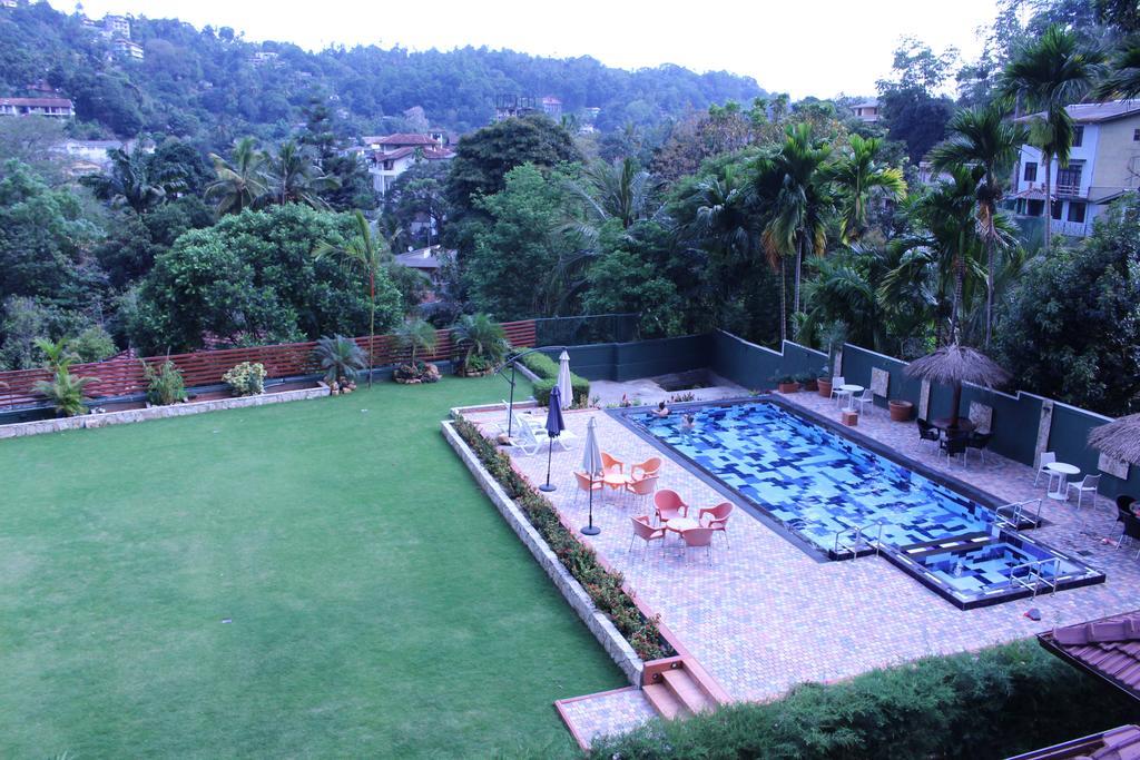 Kandyan Hotel Buitenkant foto