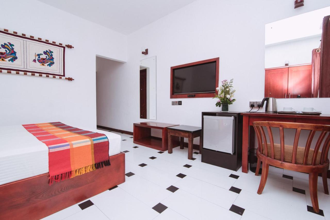 Kandyan Hotel Buitenkant foto