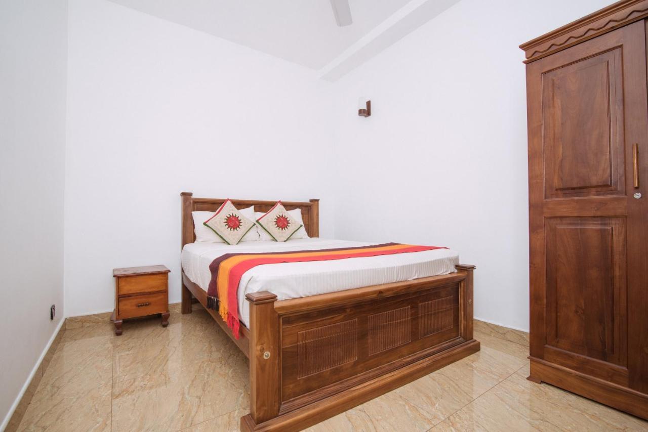 Kandyan Hotel Buitenkant foto