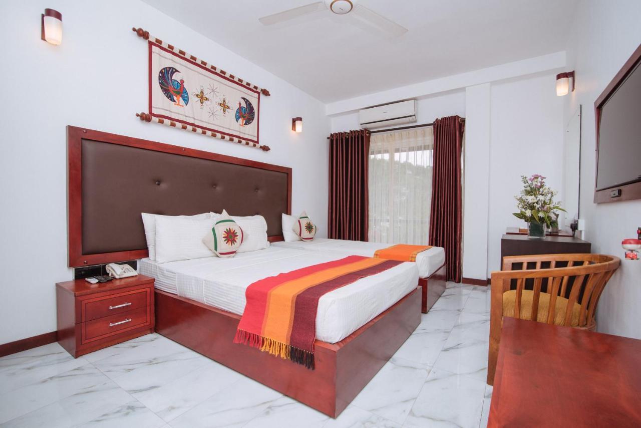 Kandyan Hotel Buitenkant foto