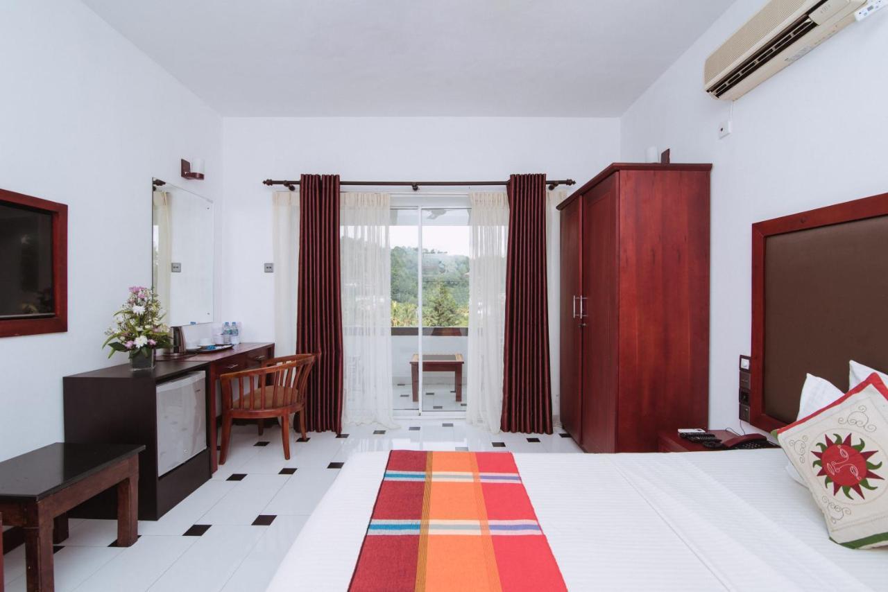 Kandyan Hotel Buitenkant foto